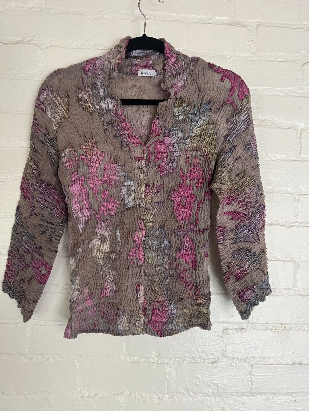 Komarov Crinkle Button Down Blouse Women's Size Medium Pink and Gray